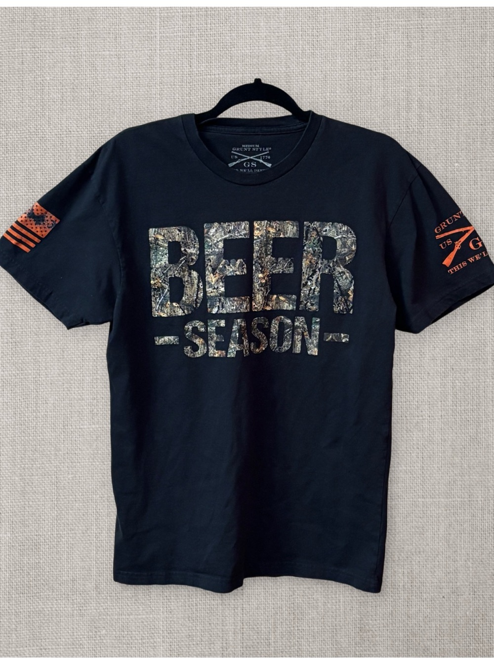 Black "Beer Season" Graphic Tee - Men's Crew Neck M